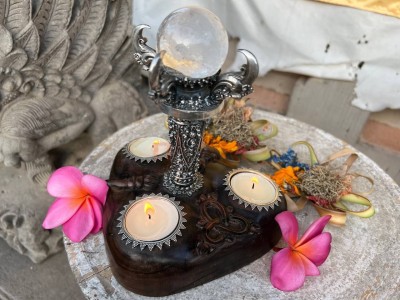 Подсвечник Алтарный «Лапа Дракона» — коллекционный артефакт, ручная работа, серебро, хрустальный шар, дерево Соно