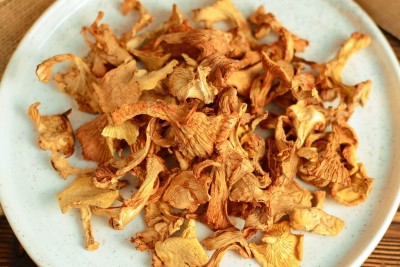 Лисичка жёлтая (Cantharellus cibarius), молотое плодовое тело, Алтай. 108 г.