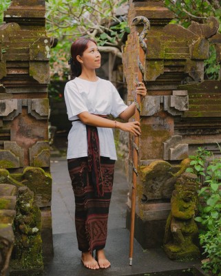 Посох Змей «Анаконда» | Тик • Лабрадорит • Ручная окраска