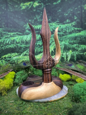 Подсвечник алтарный «Трезубец ☥ 030» (дерево Соно, 3 свечи, аметист) | Ручная работа Бали