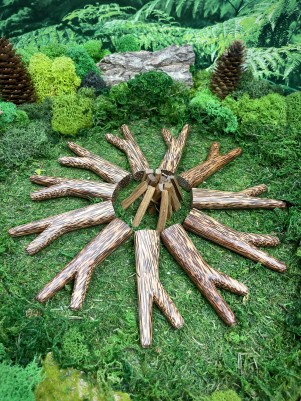 Курипи Синглблок Стендинг из дерева Кокос